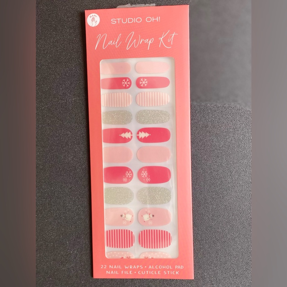 Studio Oh! Christmas Nail Wrap Kit in Pink and Silver